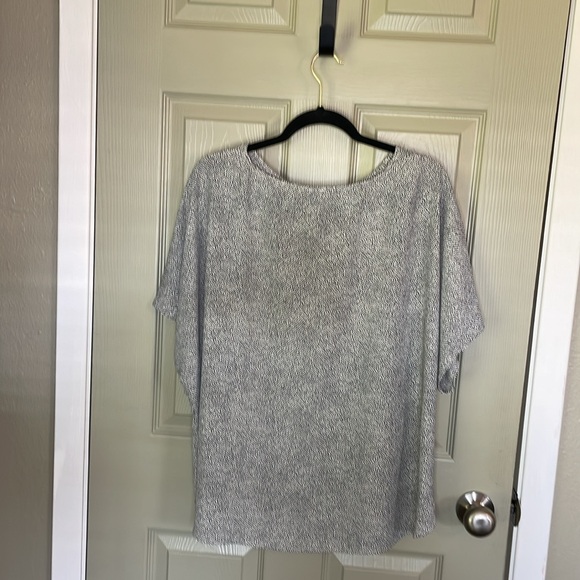 Anne Klein Graceful Bateau Neckline Blouse - Picture 4 of 13